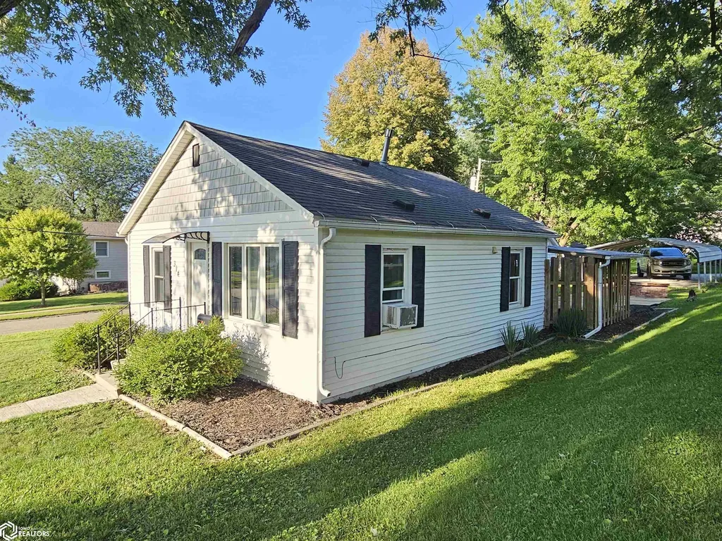 314 N Pine New London IA 52641