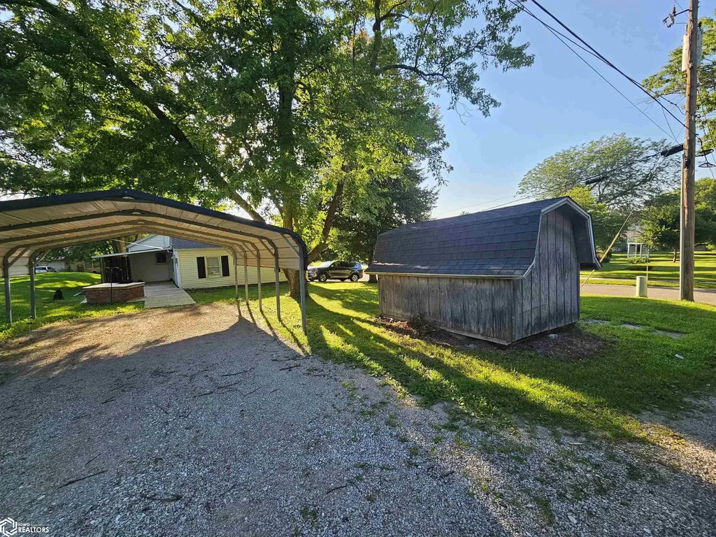 314 N Pine New London IA 52641