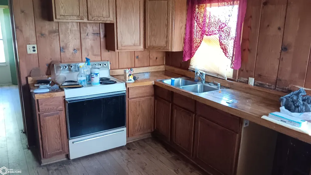 202 Elmdale Avenue Ottumwa IA 52501