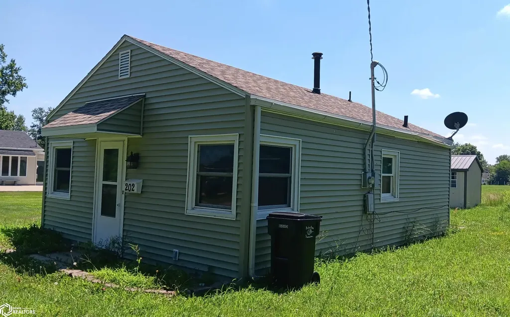 202 Elmdale Avenue Ottumwa IA 52501
