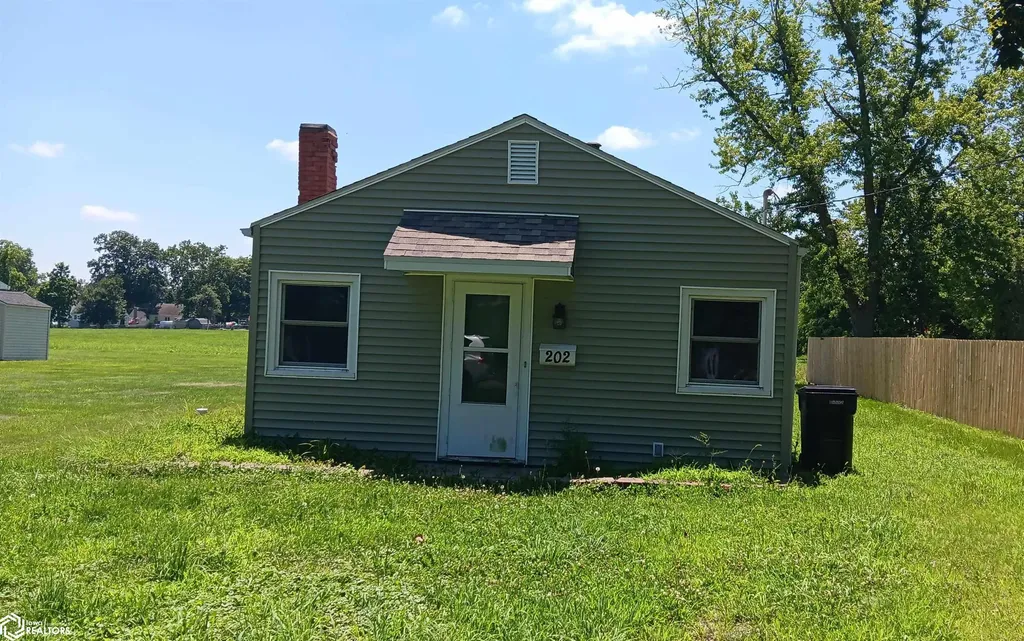 202 Elmdale Avenue Ottumwa IA 52501