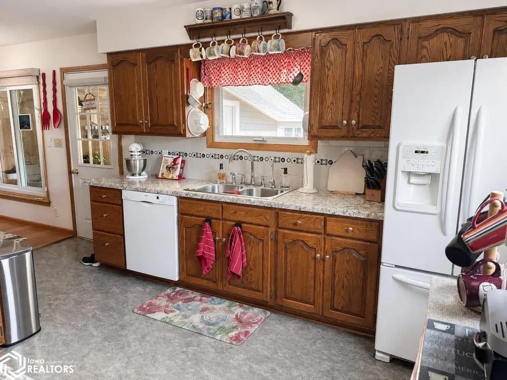 9 Sunset Lane Fort Madison IA 52627