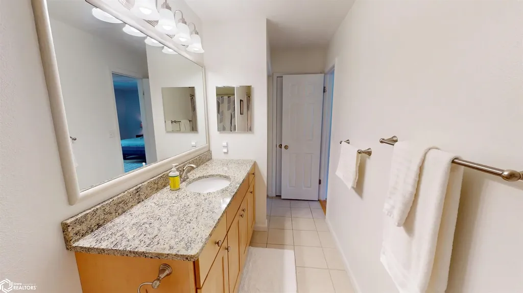 701 E Lowe Avenue Fairfield IA 52556-5251
