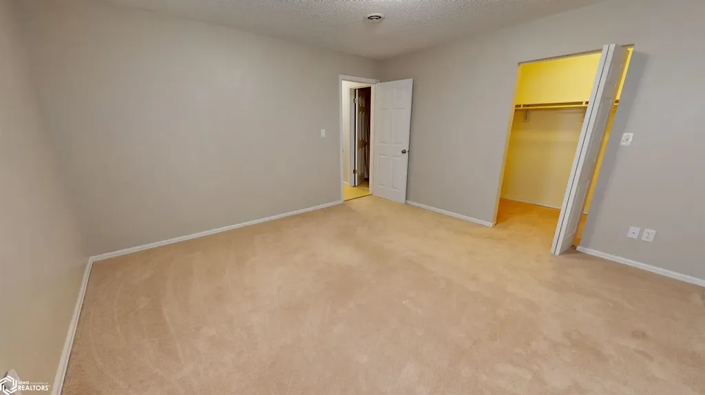 701 E Lowe Avenue Fairfield IA 52556-5251