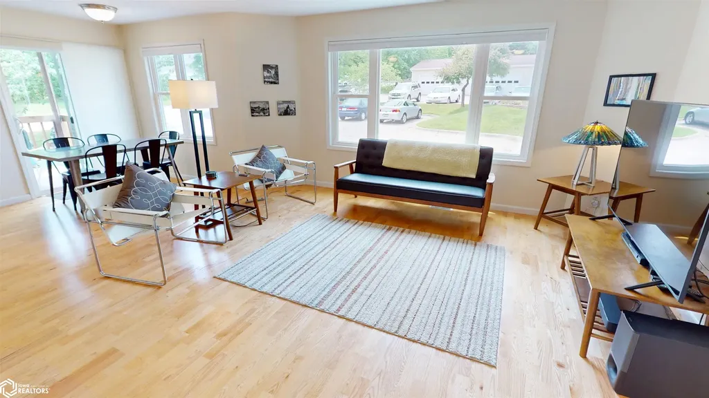701 E Lowe Avenue Fairfield IA 52556-5251