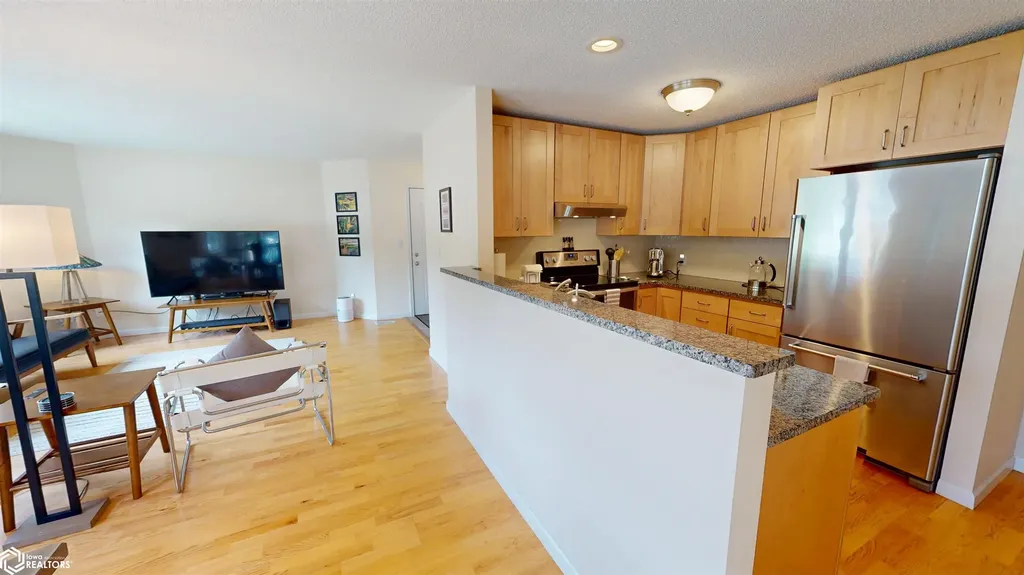 701 E Lowe Avenue Fairfield IA 52556-5251