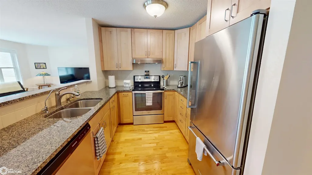 701 E Lowe Avenue Fairfield IA 52556-5251