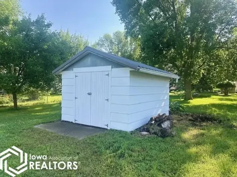 640 7th Street SW Britt IA 50423