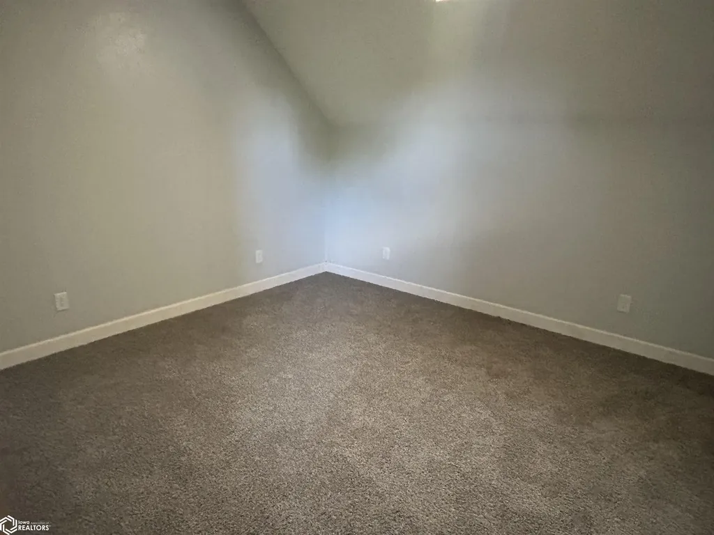 524 N 3rd Street Marshalltown IA 50158