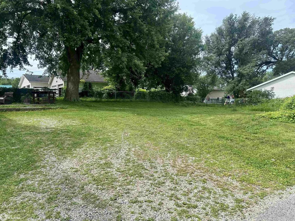 524 N 3rd Street Marshalltown IA 50158