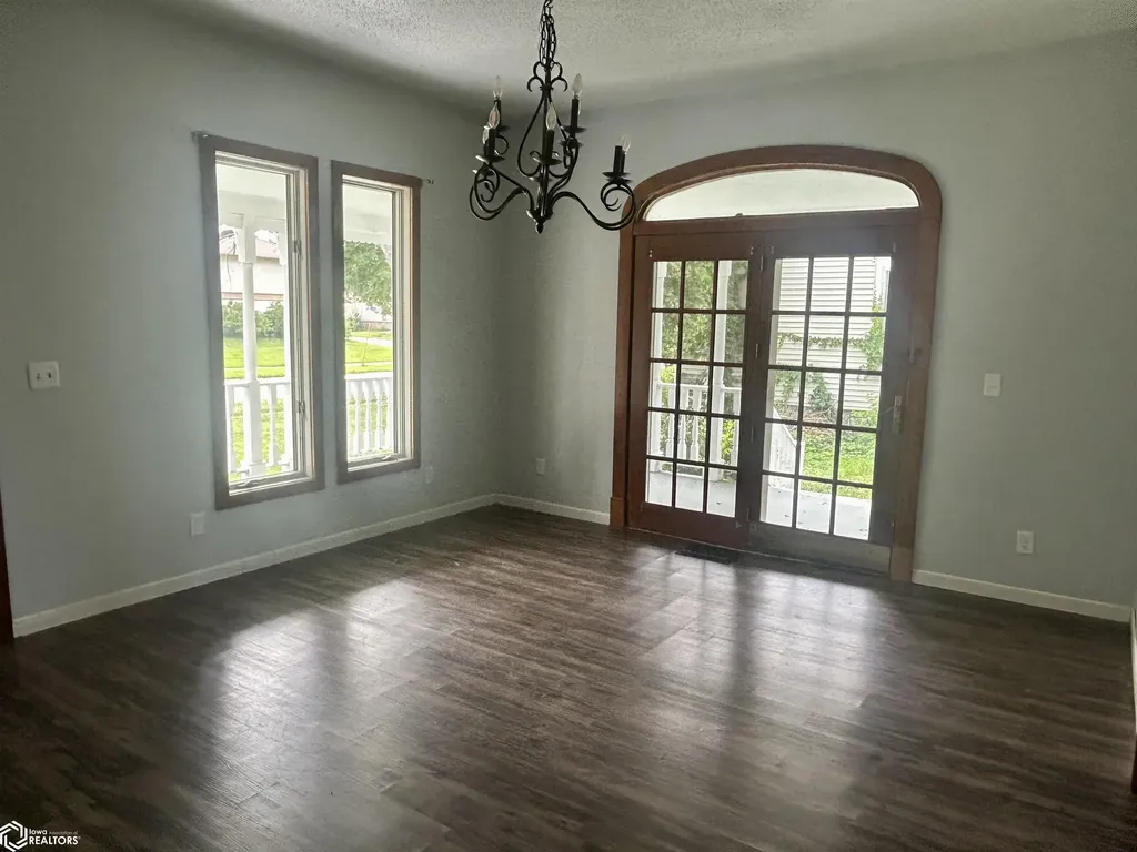 524 N 3rd Street Marshalltown IA 50158
