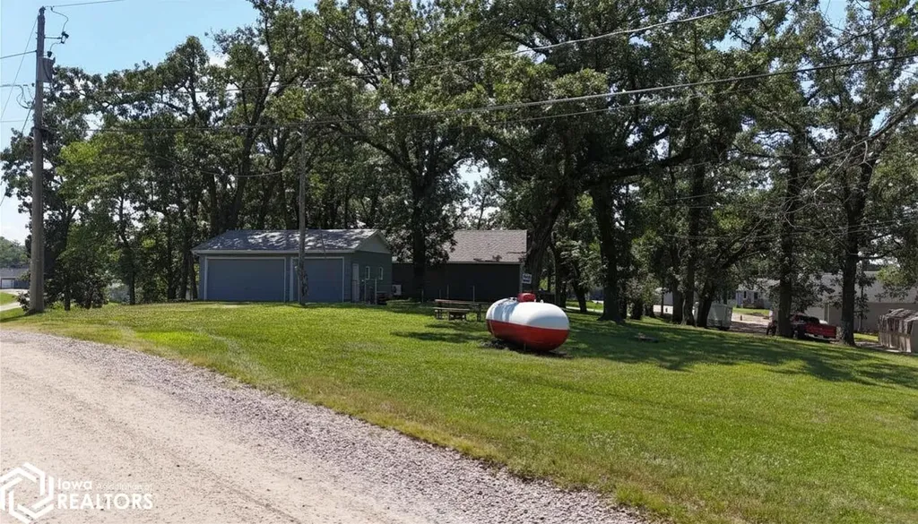 103 North Drive Montezuma IA 50171