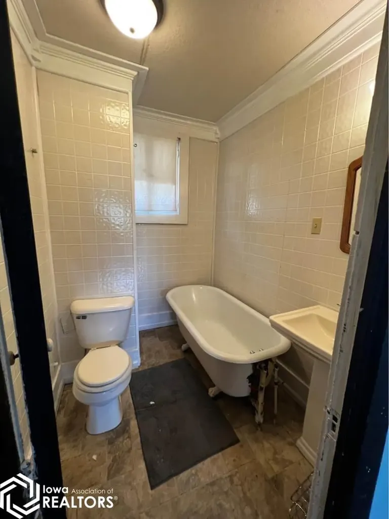 304 Maple Street Burlington IA 52601