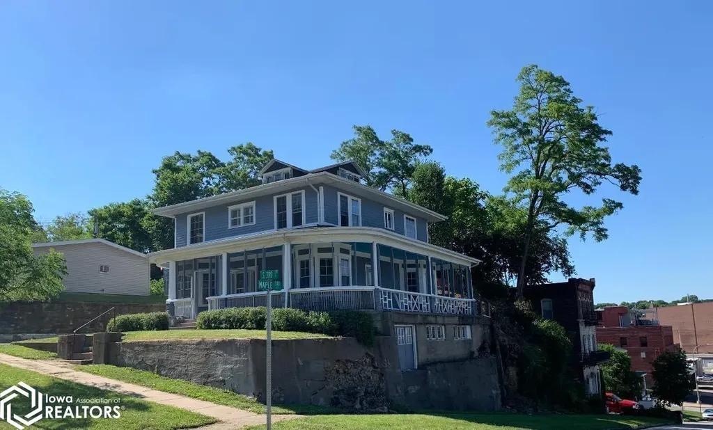 304 Maple Street Burlington IA 52601