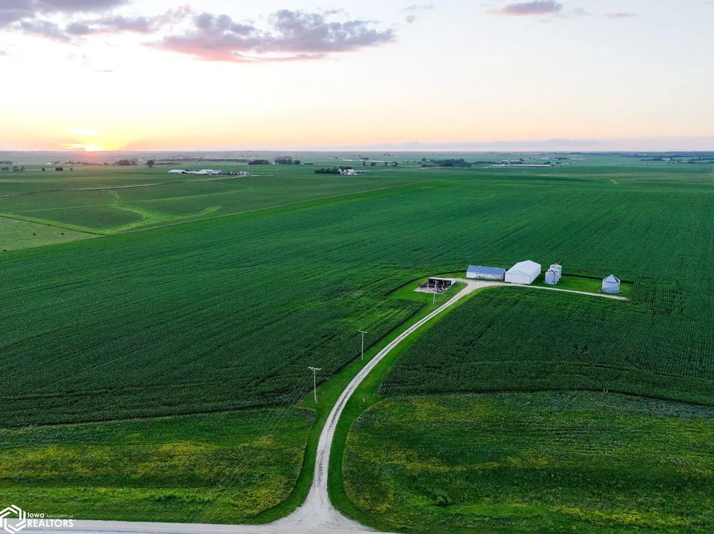 Highway 151 Monticello IA 52310