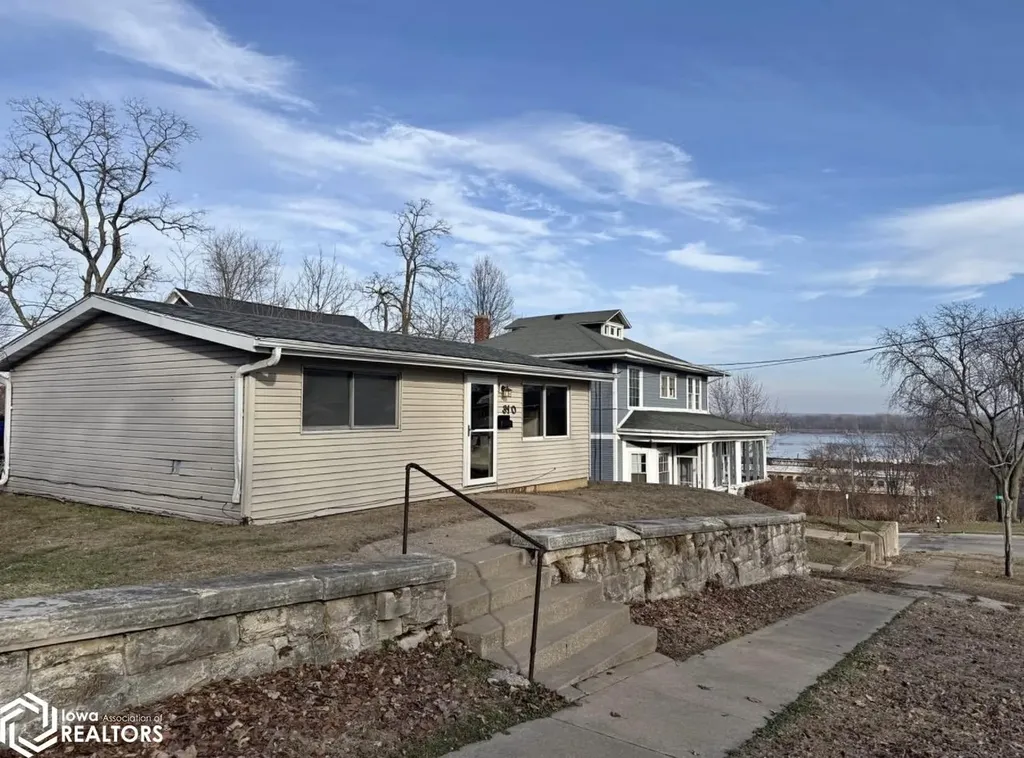 310 Maple Street Burlington IA 52601