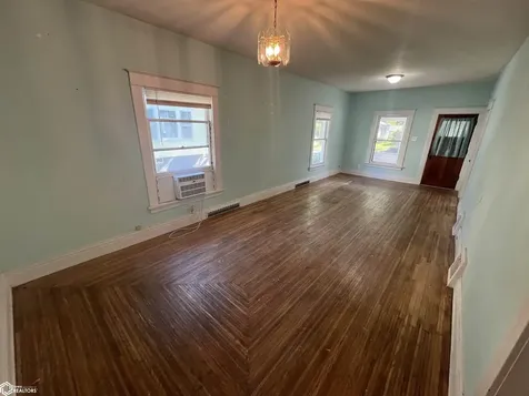 702 S 3rd Street Fairfield IA 52556