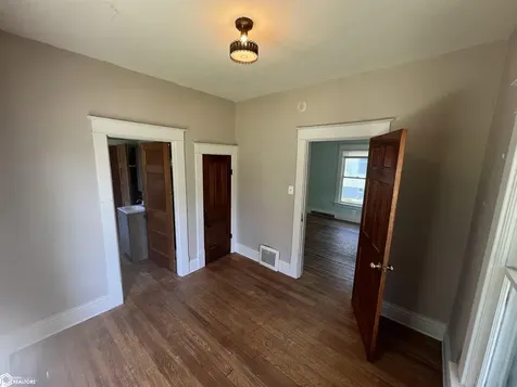 702 S 3rd Street Fairfield IA 52556