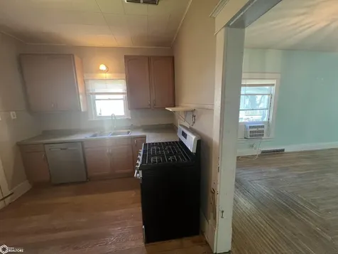 702 S 3rd Street Fairfield IA 52556