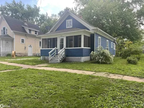 702 S 3rd Street Fairfield IA 52556