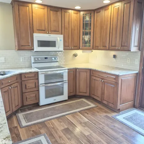 14 Cambridge Court Ottumwa IA 52501