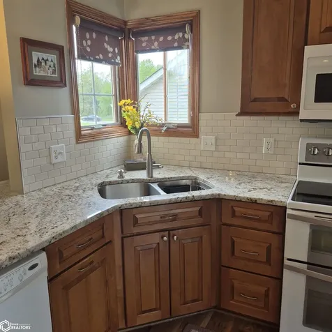 14 Cambridge Court Ottumwa IA 52501