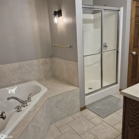 14 Cambridge Court Ottumwa IA 52501
