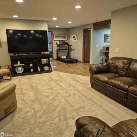 14 Cambridge Court Ottumwa IA 52501
