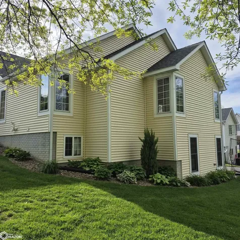 14 Cambridge Court Ottumwa IA 52501