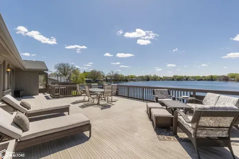 154 Lakeview Drive Mason City IA 50401