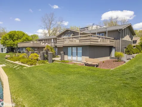 154 Lakeview Drive Mason City IA 50401