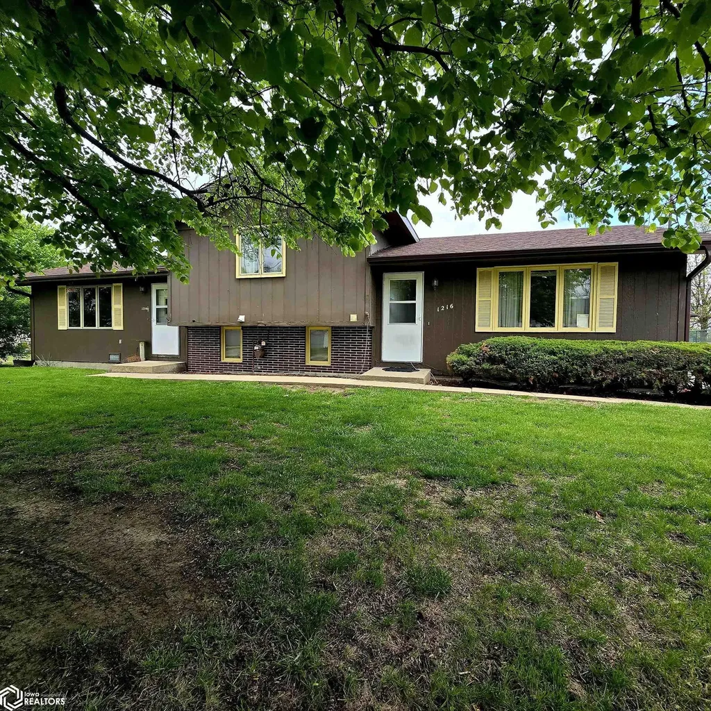 1216 N Green Street Oskaloosa IA 52577