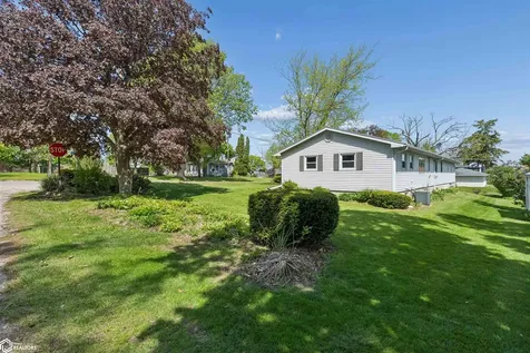 612 Lincoln Street Gladbrook IA 50635