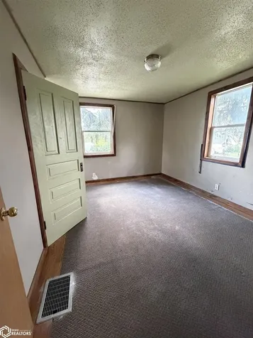 134 S Cooper Avenue Ottumwa IA 52501