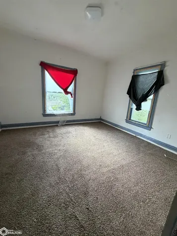134 S Cooper Avenue Ottumwa IA 52501
