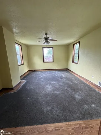 134 S Cooper Avenue Ottumwa IA 52501