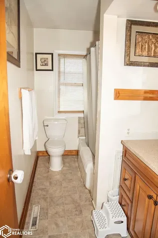 1322 Mowrey Avenue Ottumwa IA 52501