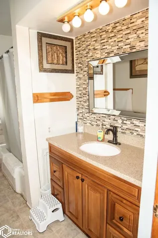 1322 Mowrey Avenue Ottumwa IA 52501
