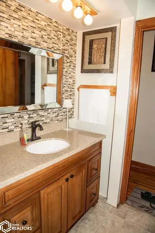 1322 Mowrey Avenue Ottumwa IA 52501