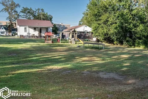 1322 Mowrey Avenue Ottumwa IA 52501