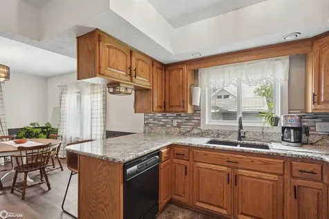 306 E 13th Street N Newton IA 50208