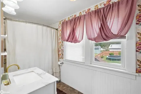 306 E 13th Street N Newton IA 50208