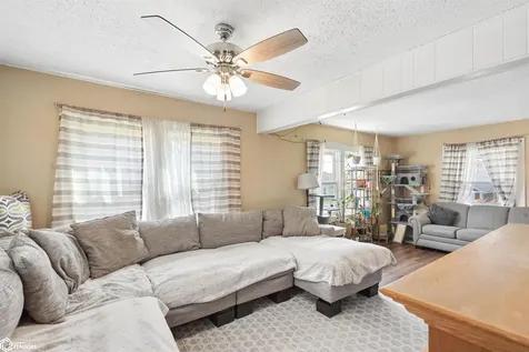306 E 13th Street N Newton IA 50208