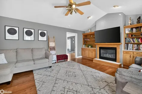 407 W Merle Hibbs Boulevard Marshalltown IA 50158