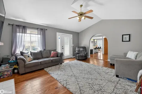 407 W Merle Hibbs Boulevard Marshalltown IA 50158