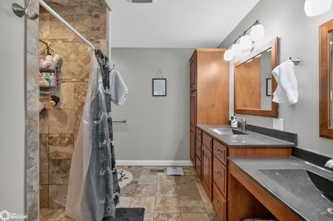 407 W Merle Hibbs Boulevard Marshalltown IA 50158