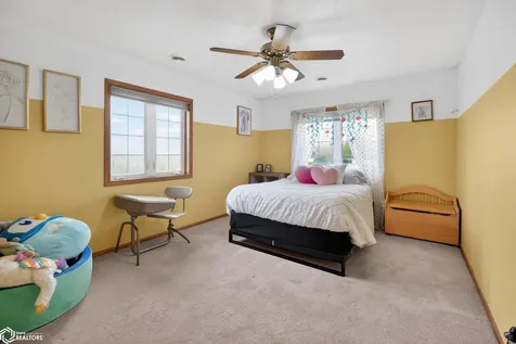 407 W Merle Hibbs Boulevard Marshalltown IA 50158