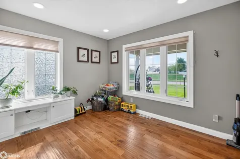 407 W Merle Hibbs Boulevard Marshalltown IA 50158