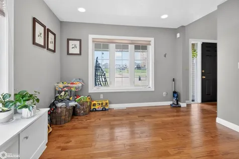 407 W Merle Hibbs Boulevard Marshalltown IA 50158
