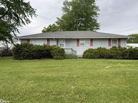 1754 Grape Avenue Fairfield IA 52556